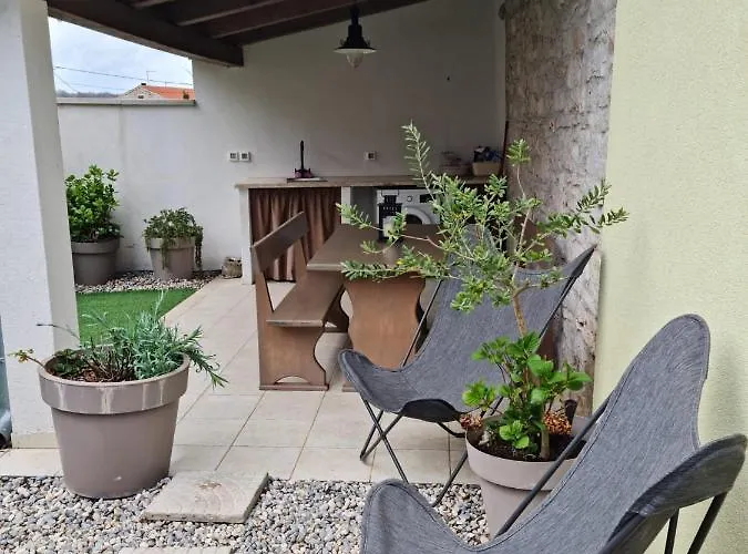 Nyaraló House Ana *