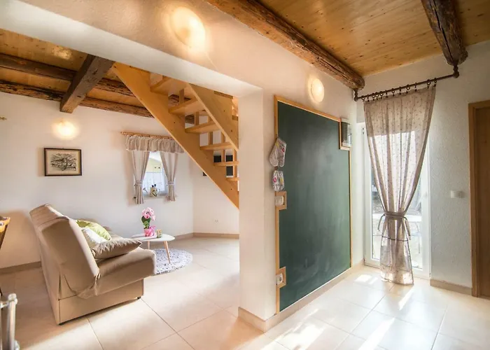 Nyaraló House Ana *