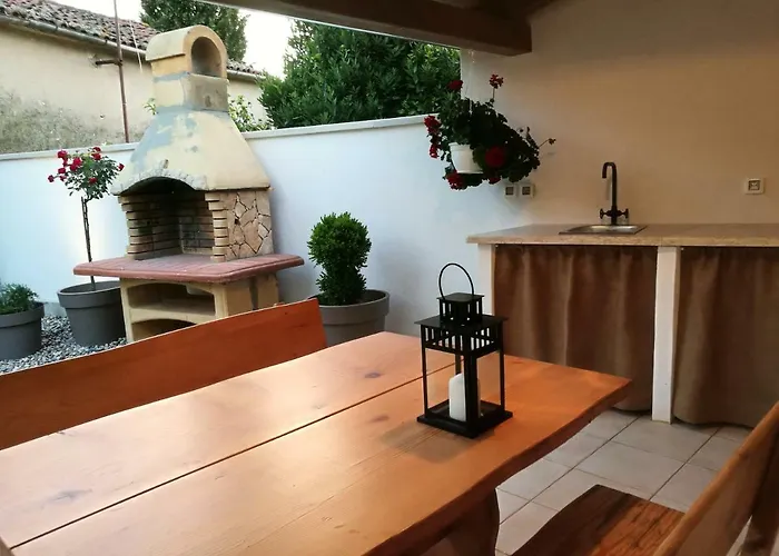 House Ana Nyaraló Kanfanar